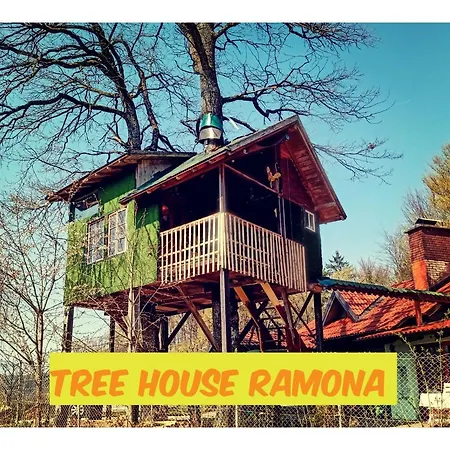 Tree House Ramona & Fairytale Wooden House By Ljubljana בית הארחה