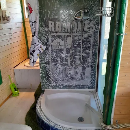 Tree House Ramona & Fairytale Wooden House By Ljubljana בית הארחה