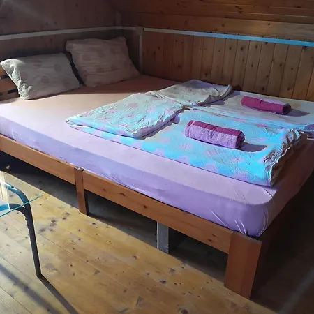בית הארחה Tree House Ramona & Fairytale Wooden House By Ljubljana גרוסופליה