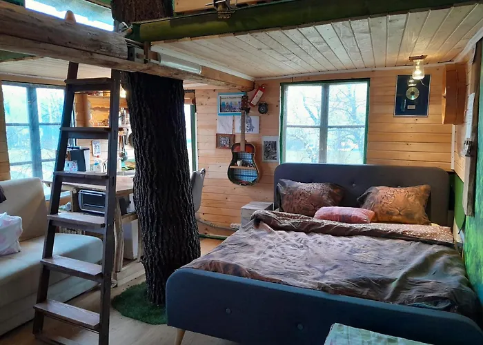 Tree House Ramona & Fairytale Wooden House By Ljubljana Guest house Grosuplje