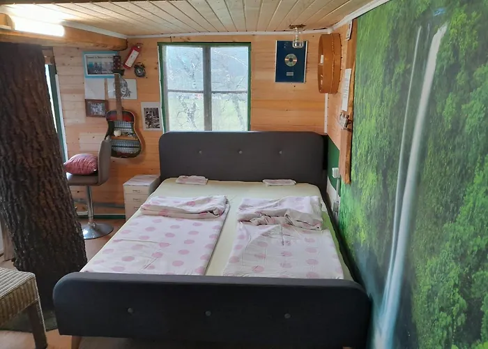 Tree House Ramona & Fairytale Wooden House By Ljubljana 4*