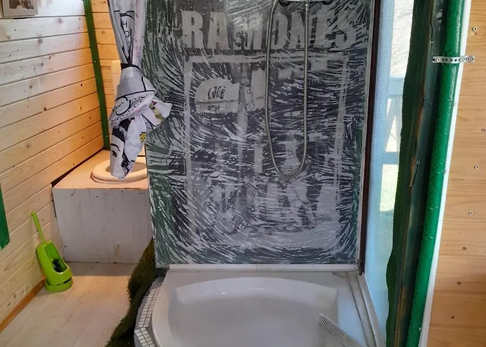 Tree House Ramona & Fairytale Wooden House By Ljubljana Guest house