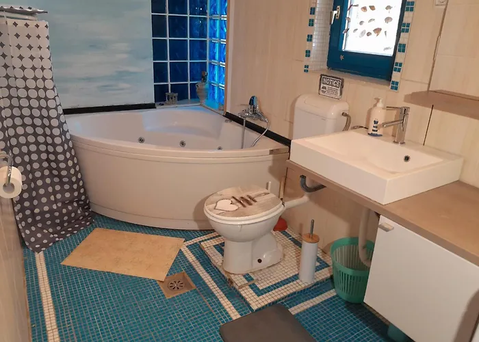 Gasthuis Tree House Ramona & Fairytale Wooden House By Ljubljana Grosuplje