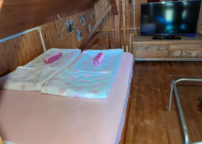 Tree House Ramona & Fairytale Wooden House By Ljubljana 4* Grosuplje